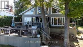 2521 SELWYN BAY LANE | North Kawartha Ontario | Slide Image Three