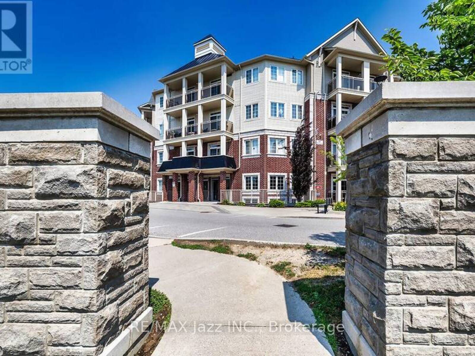 116 - 84 ASPEN SPRINGS DRIVE, Clarington, Ontario L1C 0V3