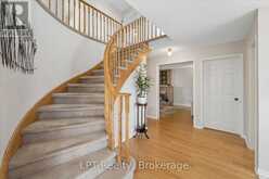 22 ENNISCLARE PLACE | Whitby Ontario | Slide Image Five