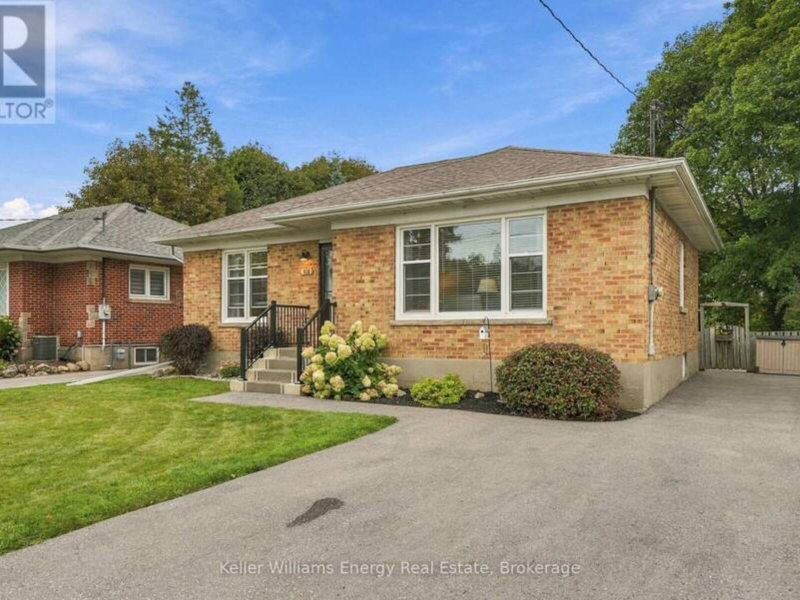 699 GRIERSON STREET, Oshawa, Ontario L1G 5J6