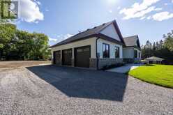 47 BLUMENWEG | Scugog Ontario | Slide Image Four