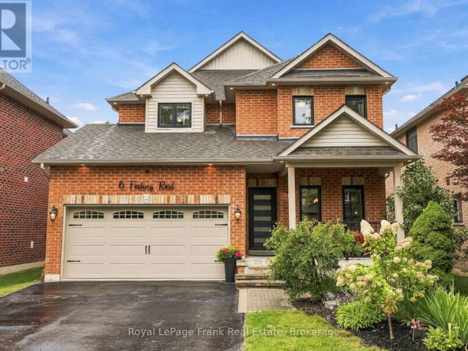 6 FOXBURY ROAD, Uxbridge, Ontario L9P 1Z9