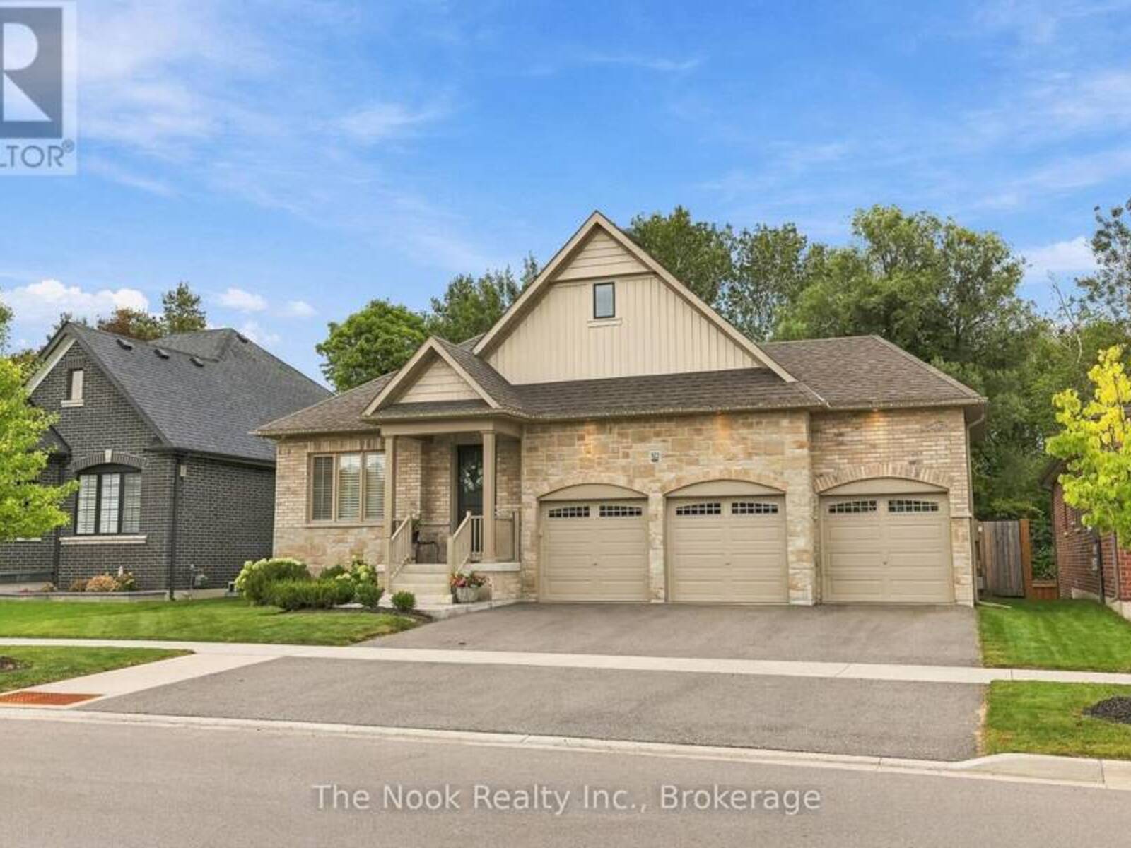 372 NORTHGLEN BOULEVARD, Clarington, Ontario L1C 7E2