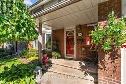 514 OAKWOOD AVENUE | Oshawa Ontario | Slide Image Four