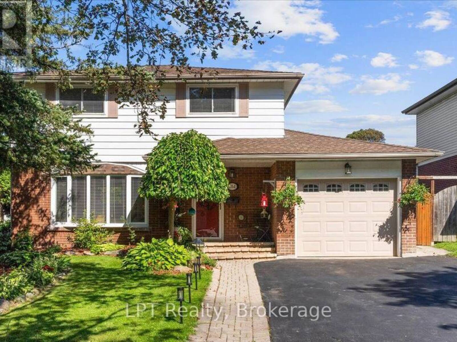 514 OAKWOOD AVENUE, Oshawa, Ontario L1G 2R2
