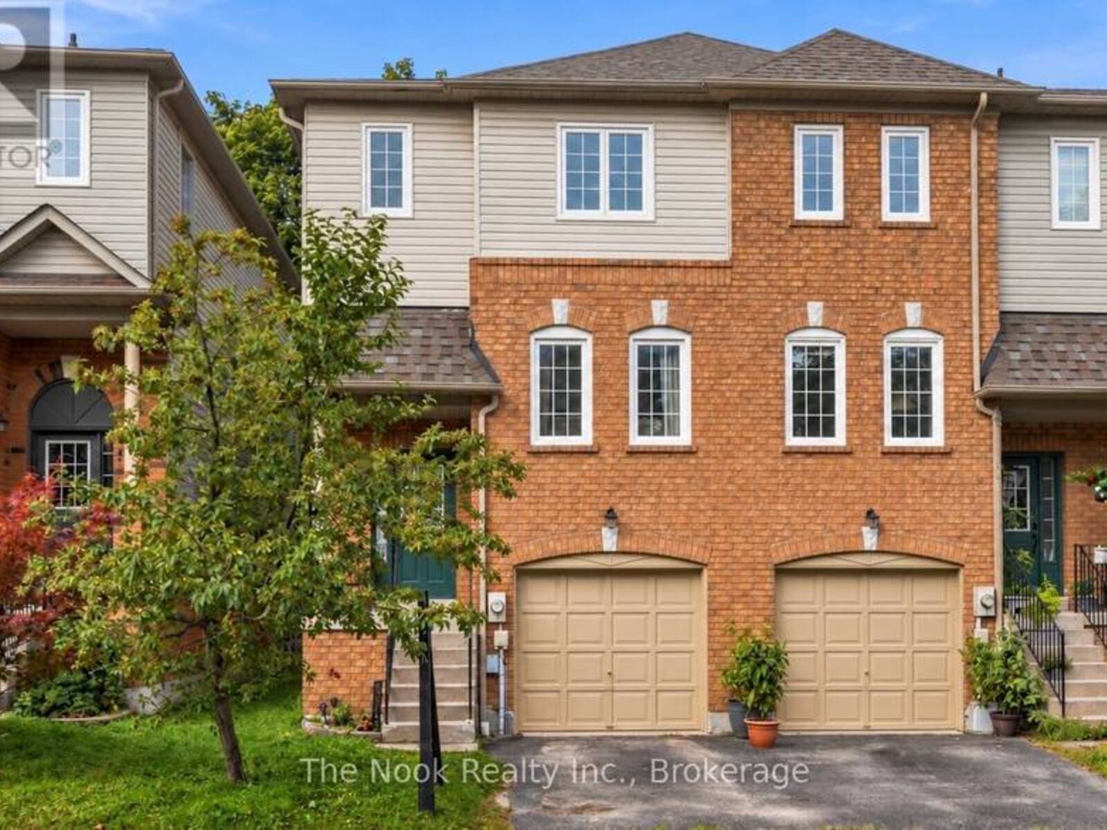 33 ASPEN PARK WAY, Whitby, Ontario L1N 9M6