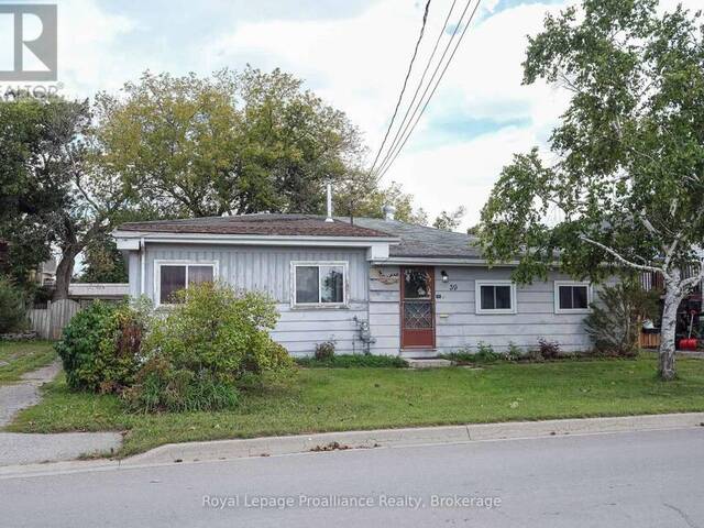 39 CENTRE STREET Belleville Ontario, K8N 4W7 - 3 Bedrooms Home For Sale