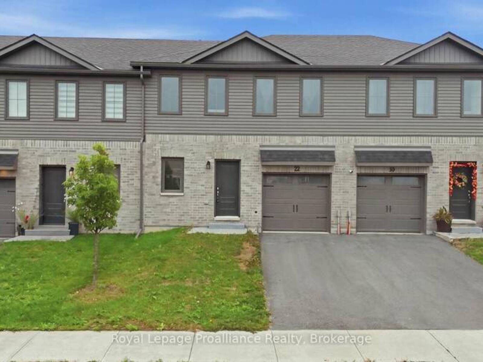 22 CAMPBELL CRESCENT, Prince Edward, Ontario K0K 2T0