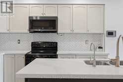 27 BLUNDEN ROAD | Ajax Ontario | Slide Image Seven