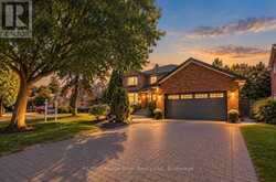 7 LYNDHURST CRESCENT | Whitby Ontario | Slide Image Two