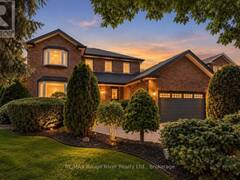 7 LYNDHURST CRESCENT Whitby Ontario, L1R 1E4