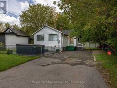 207 VALENCIA ROAD Oshawa Ontario, L1J 1P2