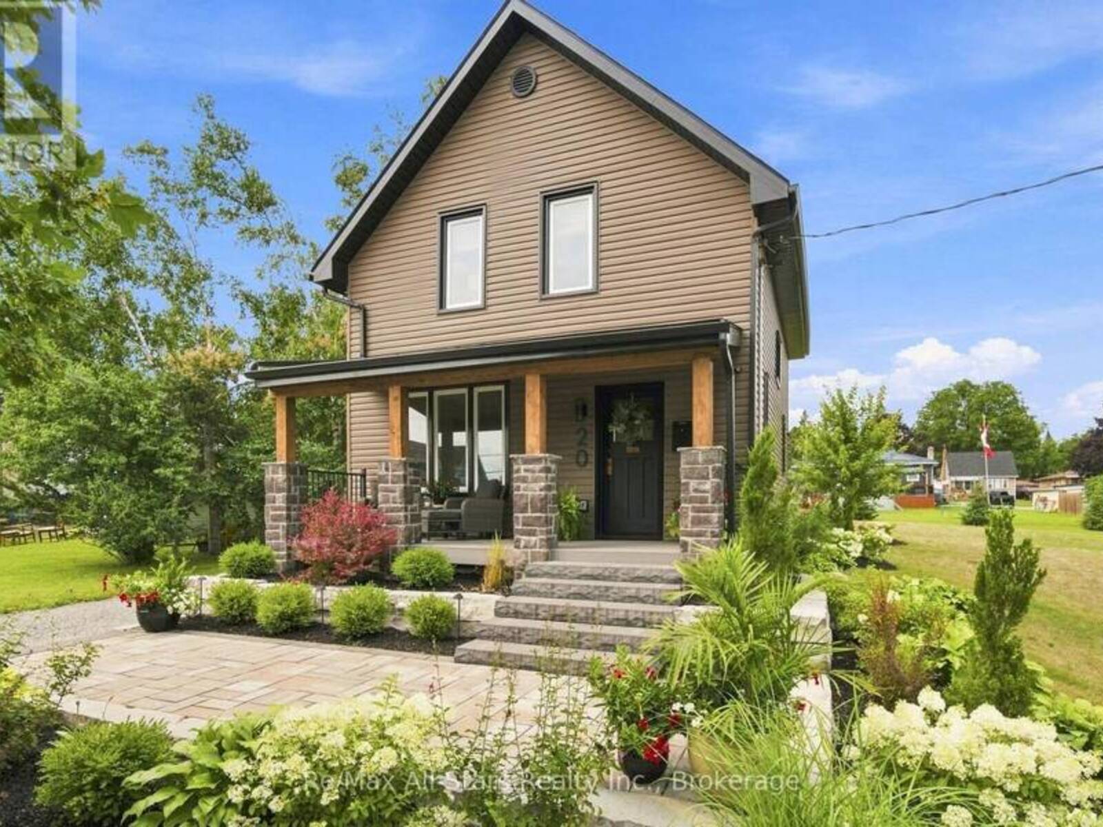 20 MARY STREET E, Lindsay, Ontario K9V 1V3