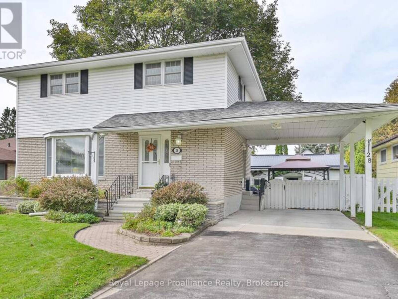 28 SHONIKER AVENUE, Quinte West, Ontario K8V 2B5