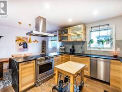 1085 WILLOWDALE AVENUE Oshawa Ontario, L1H 1W7
