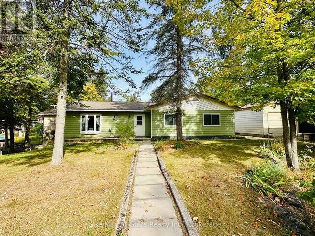 16 PENINSULA COURT Bobcaygeon Ontario, K0M 1A0 - 3 Bedrooms Waterfront Home For sale