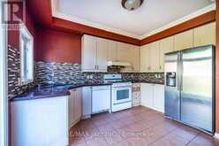 32 DENT STREET | Ajax Ontario | Slide Image Eleven
