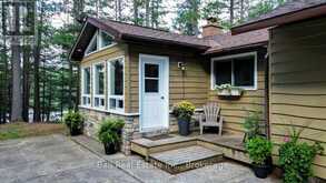 21 LUCERNE LAKE DRIVE | Bancroft Ontario | Slide Image Three