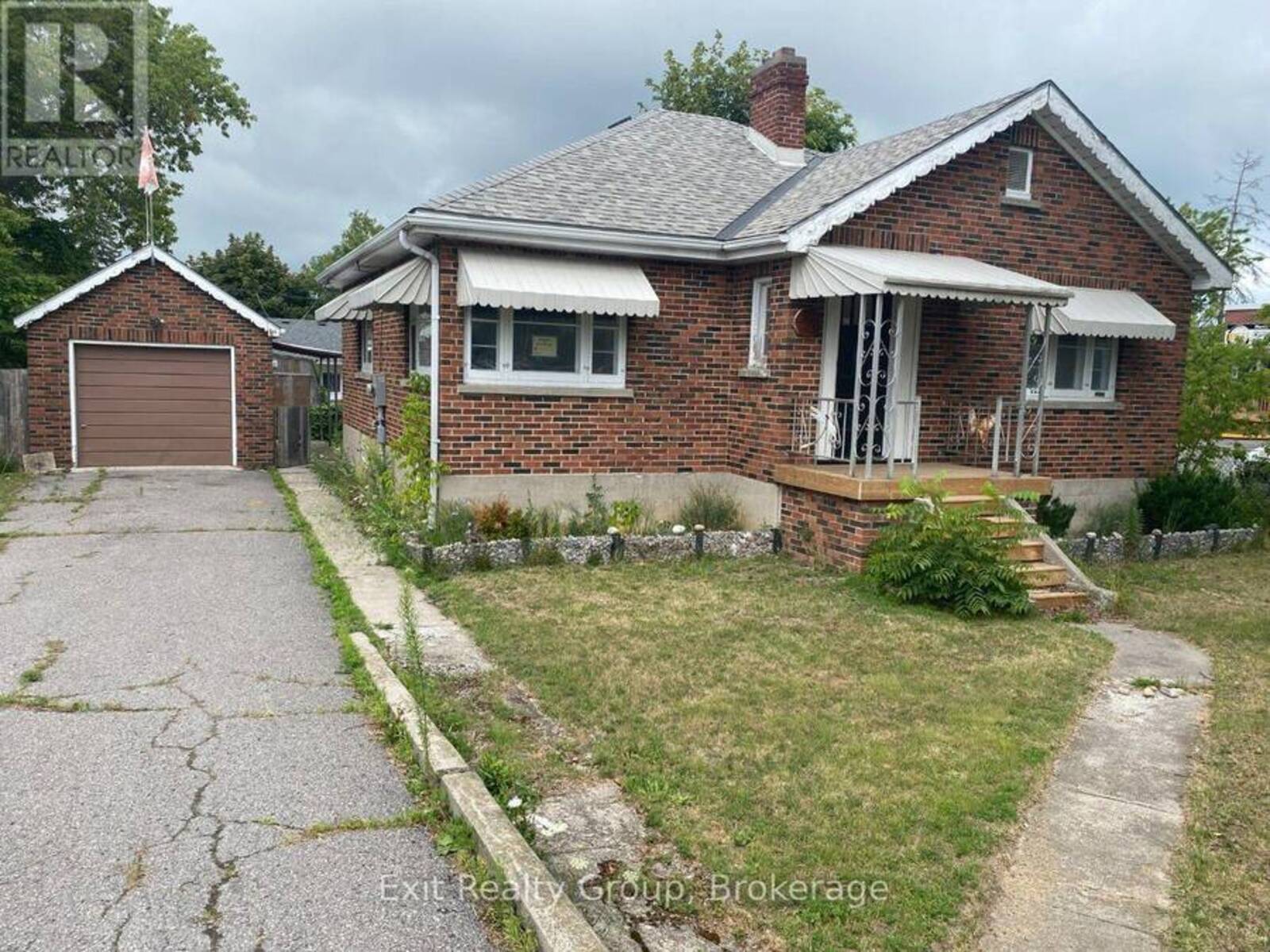 236 NORTH FRONT STREET, Belleville, Ontario K8P 3C2
