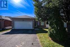 41 MCGIBBON BOULEVARD | Lindsay Ontario | Slide Image Two