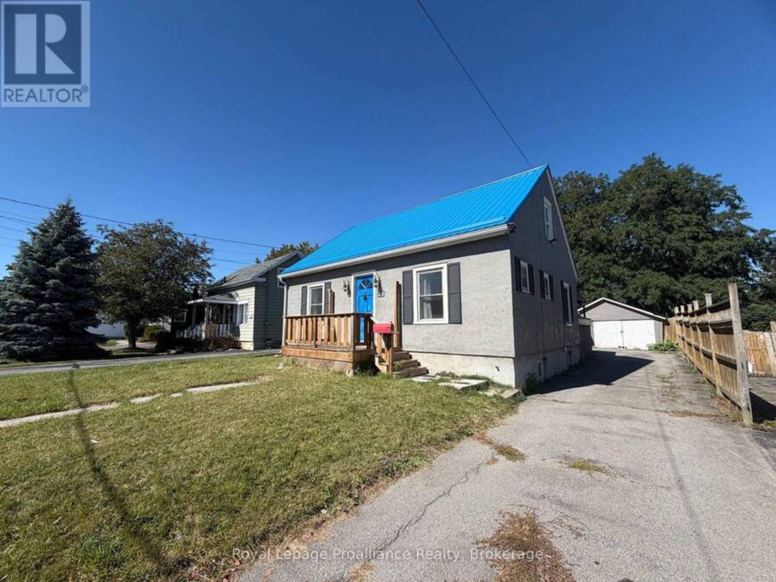 22 PARKER STREET, Belleville, Ontario K8P 1C8
