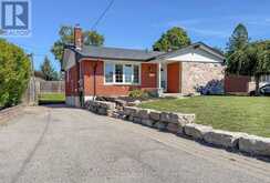 121 LABRADOR DRIVE | Oshawa Ontario | Slide Image Four