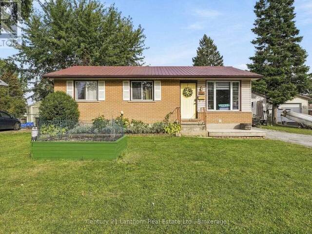 706 WILLIS STREET Kingston Ontario, K7M 6H3 - 4 Bedrooms Home For Sale