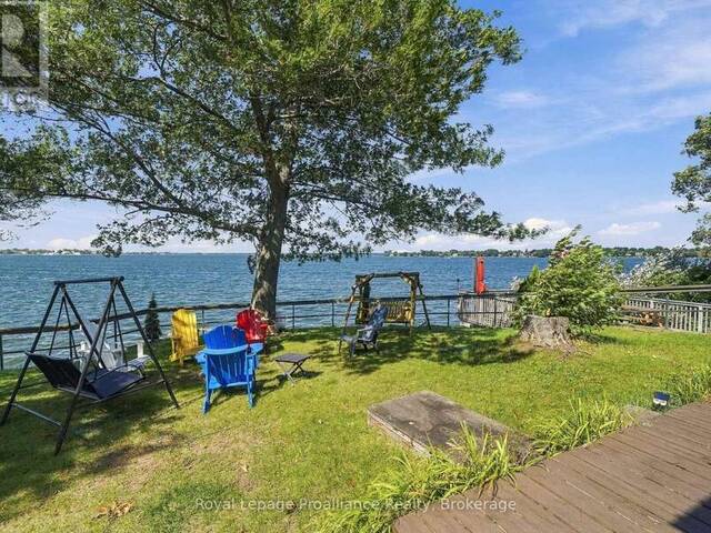 30 MAYNE LANE Prince Edward Ontario, K0K 2T0 - 4 Bedrooms Waterfront Home For sale