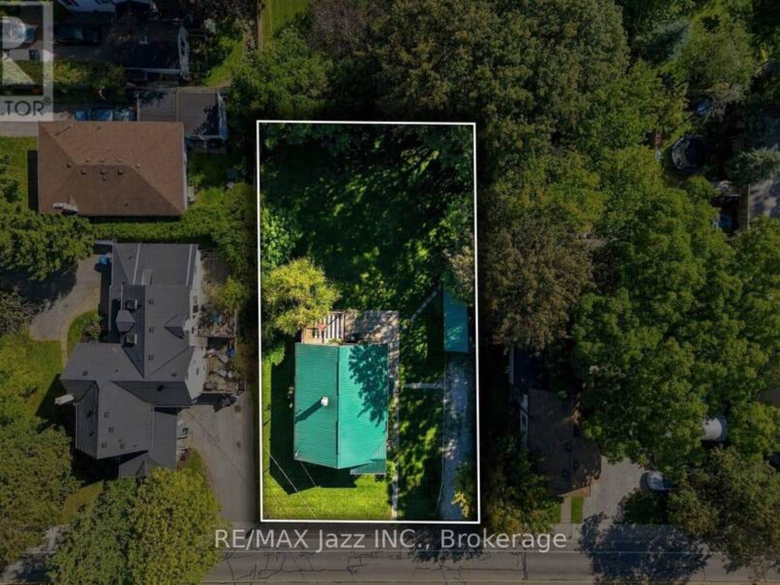 388 EAGLE STREET, Newmarket, Ontario L3Y 1K4