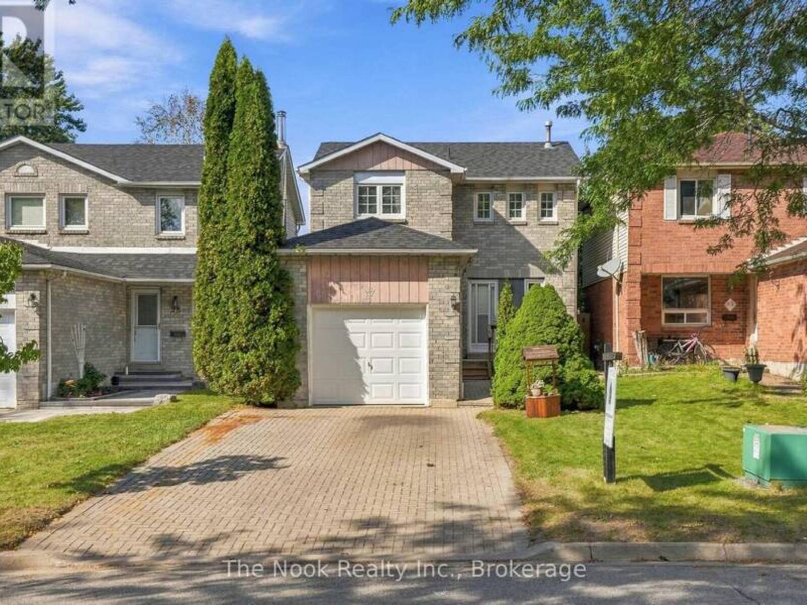 27 FIELD CRESCENT, Ajax, Ontario L1Z 1B3