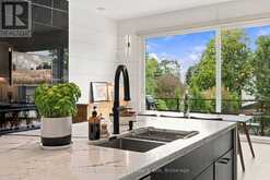 17 WALFORD ROAD | Toronto Ontario | Slide Image Thirteen