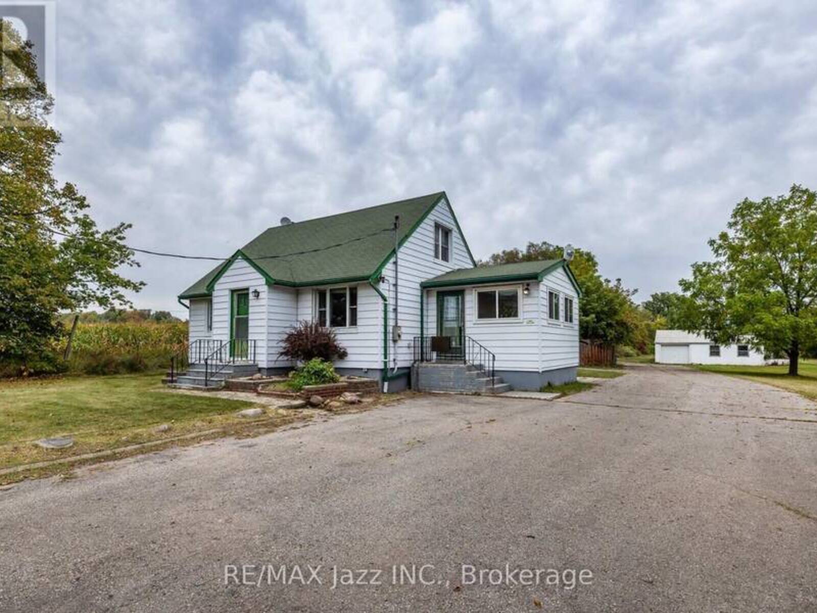 1585 TOWNLINE ROAD N, Oshawa, Ontario L1H 8L7