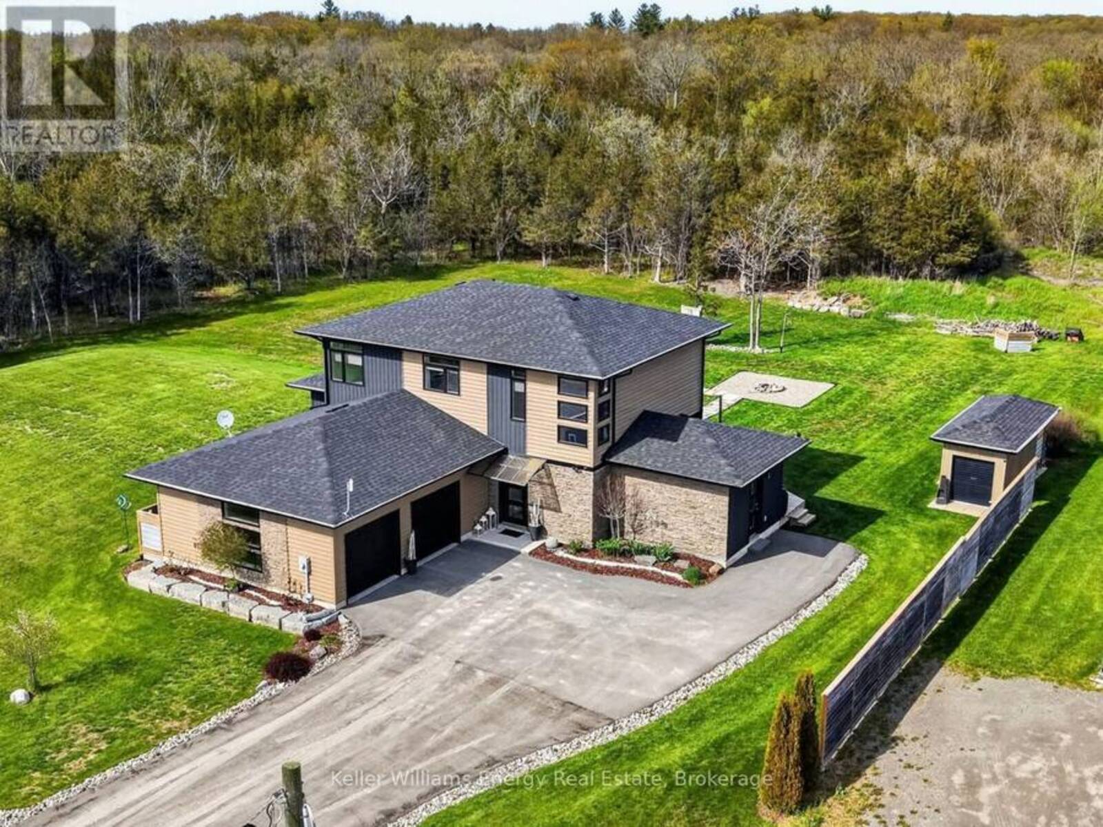 108 FOSTER ROAD, Prince Edward, Ontario K0K 1W0
