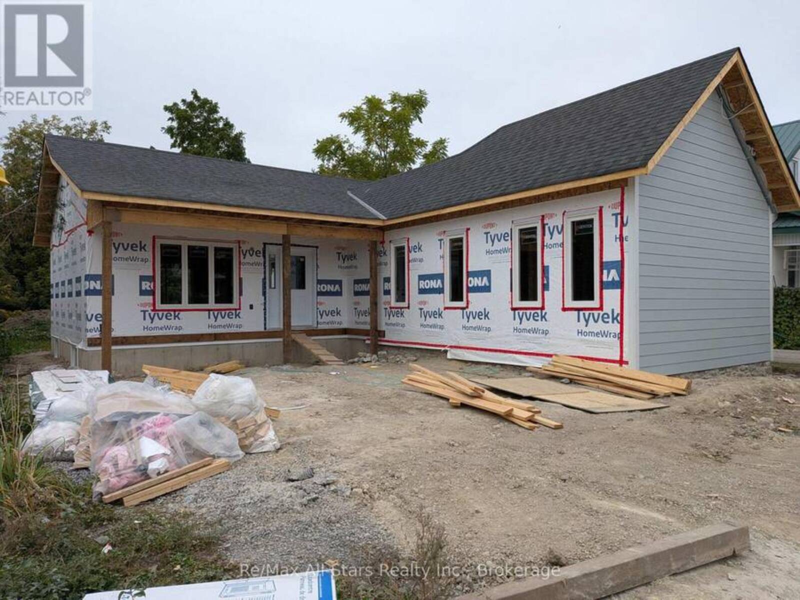 99 ST PATRICK STREET, Lindsay, Ontario K9V 1R7