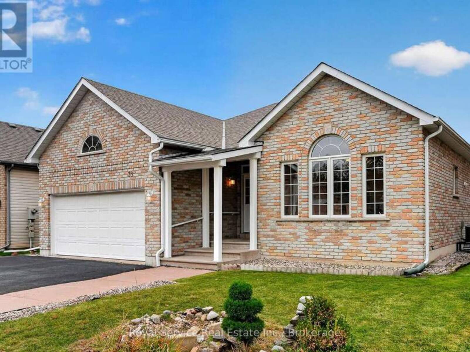 38 FINCH DRIVE, Belleville, Ontario K8P 5M6