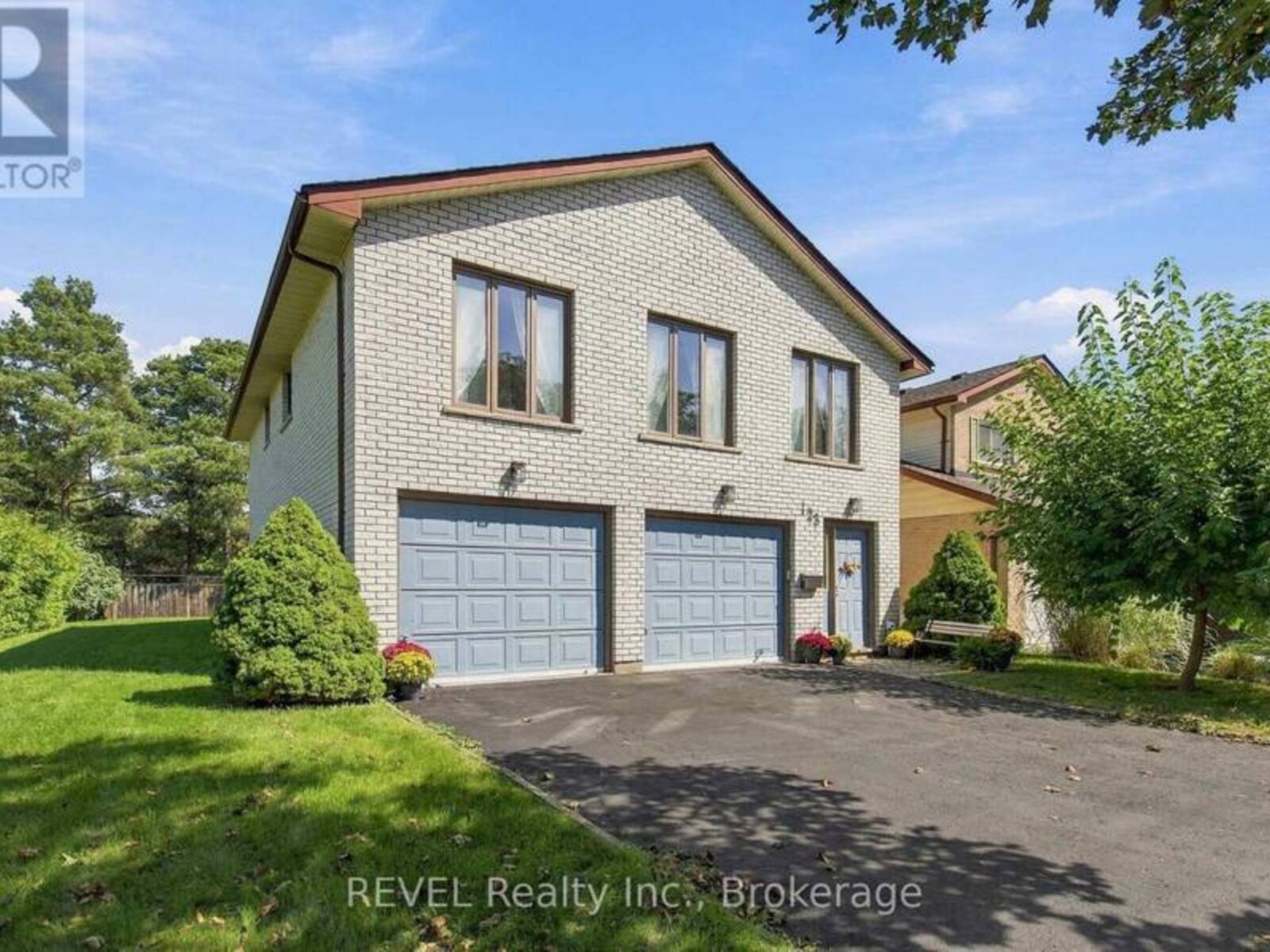123 ARDWICK STREET, Whitby, Ontario L1N 8A2