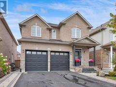 112 ROY NICHOLS DRIVE Clarington Ontario, L1E 0H7
