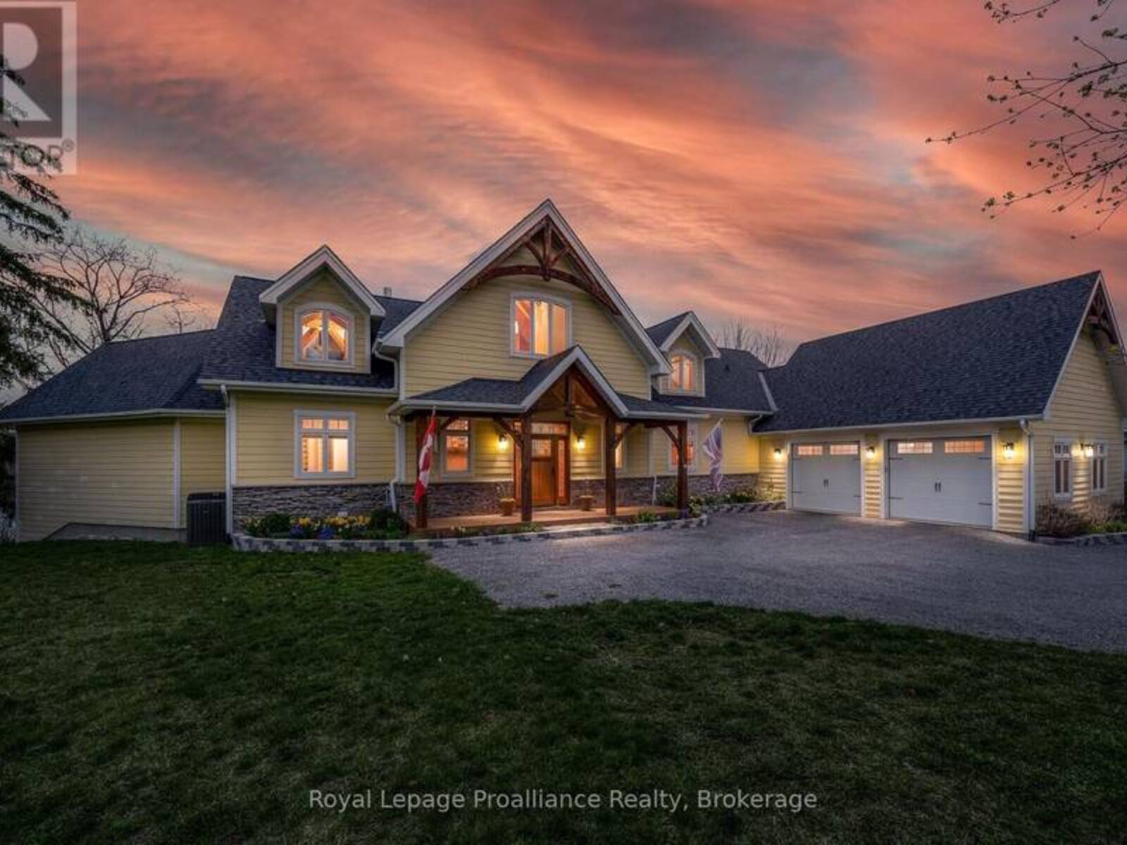 12698 LOYALIST PARKWAY, Prince Edward, Ontario K0K 2T0