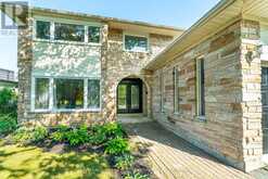 60 SANDERLING CRESCENT | Lindsay Ontario | Slide Image Two