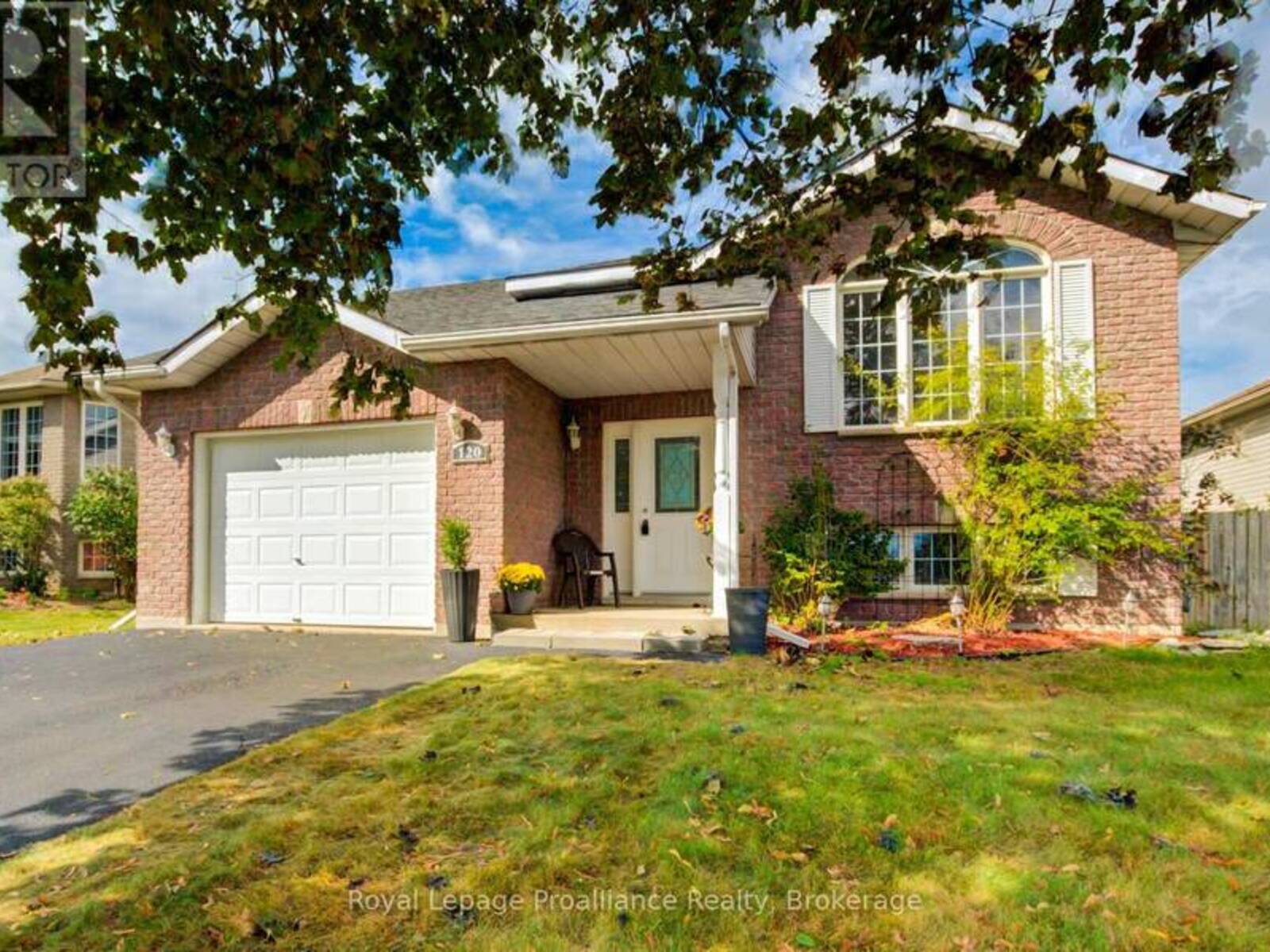 120 RAGLAN STREET, Brighton, Ontario K0K 1H0