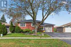 24 ANDREW DRIVE | Lindsay Ontario | Slide Image Two