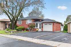 24 ANDREW DRIVE | Lindsay Ontario | Slide Image Three