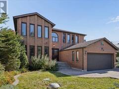 35 WARD STREET Whitby Ontario, L1M 1G9