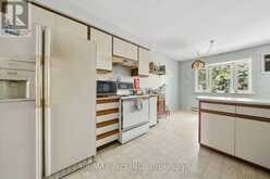 210 MURRAY DRIVE | Aurora Ontario | Slide Image Fifteen