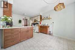 210 MURRAY DRIVE | Aurora Ontario | Slide Image Sixteen