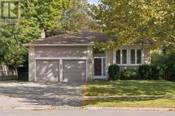 210 MURRAY DRIVE | Aurora Ontario | Slide Image Two