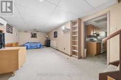 210 MURRAY DRIVE | Aurora Ontario | Slide Image Thirty