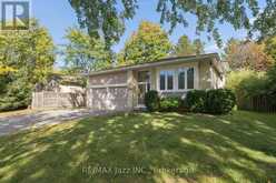 210 MURRAY DRIVE | Aurora Ontario | Slide Image Five
