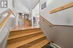 210 MURRAY DRIVE | Aurora Ontario | Slide Image Eight