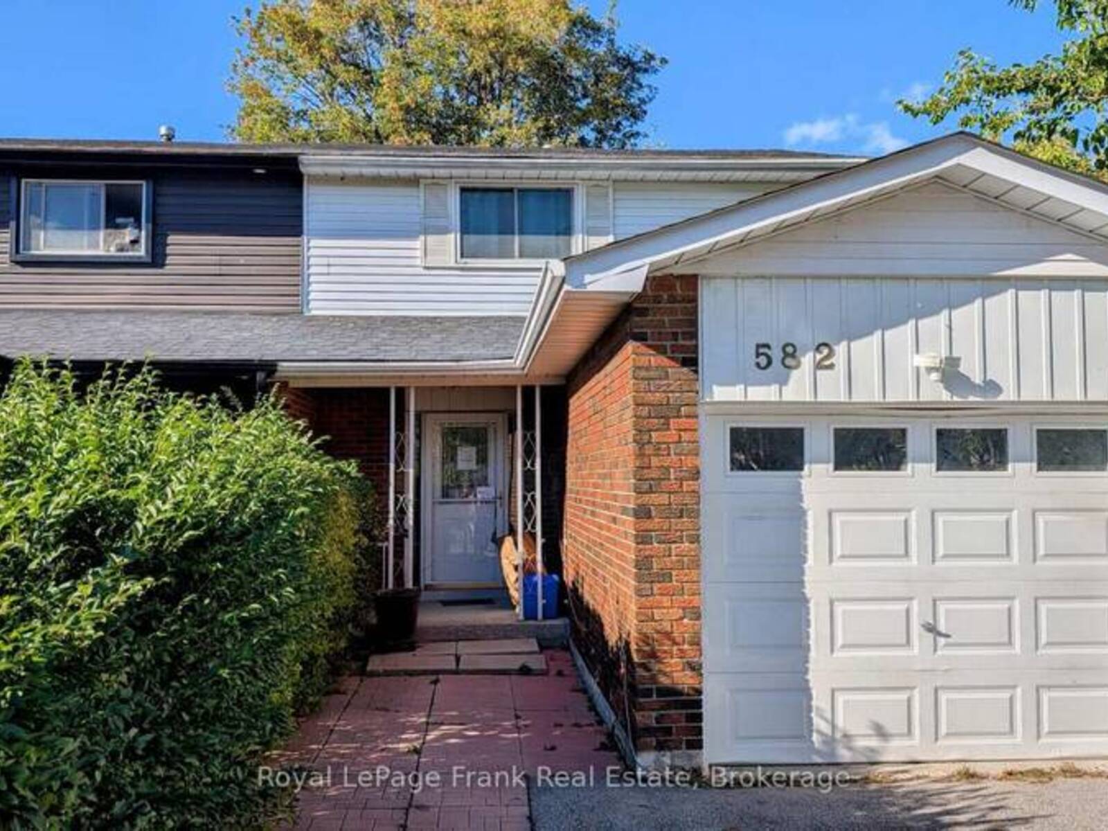 582 LAKEVIEW AVENUE, Oshawa, Ontario L1J 1B1